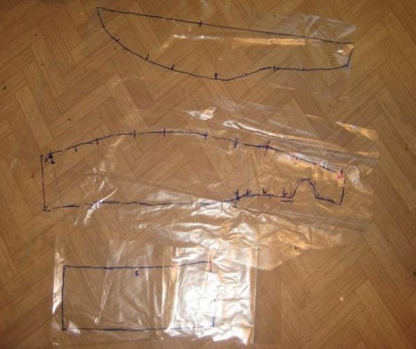 Можно делать выкройку с помощью клеенки