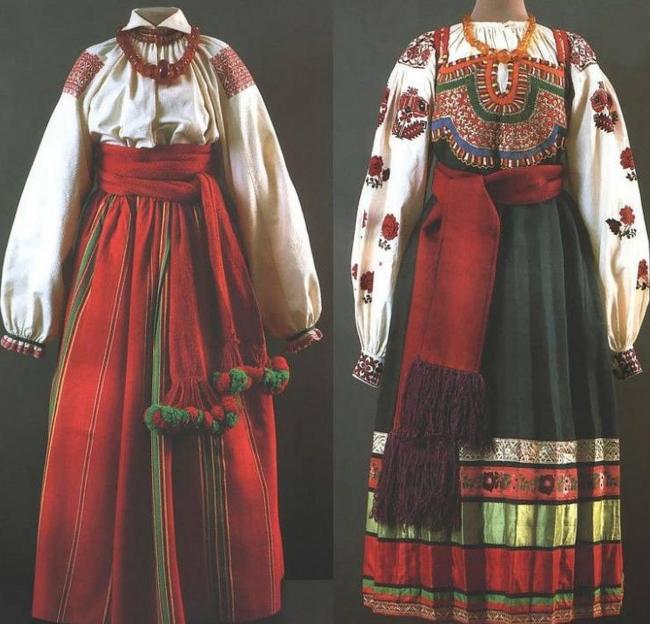 Народный женский костюм