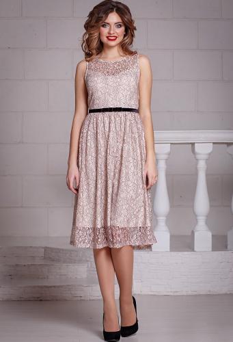 Платье с кружевами