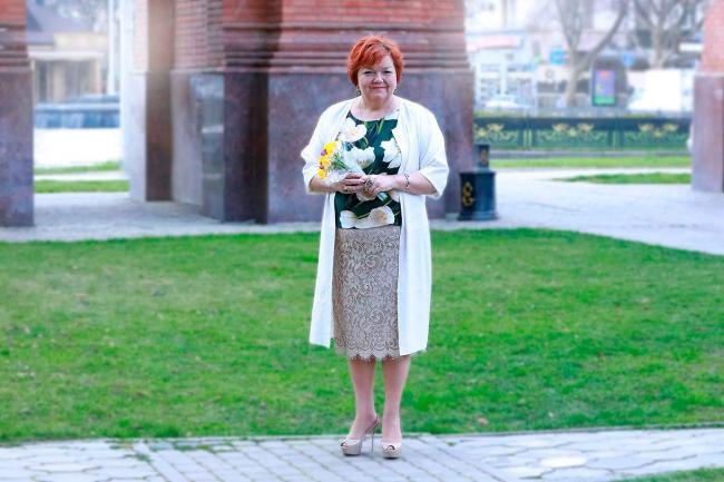 Как шьется кружевная юбка на шелковой основе