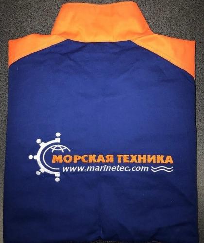 Заказать вышивку логотипа на спецовке может любая компания