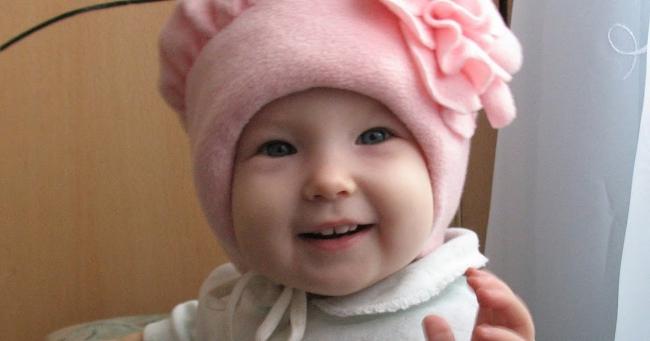 Флисовая шапочка для малышей