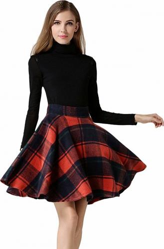 Юбка на худенькой девушке