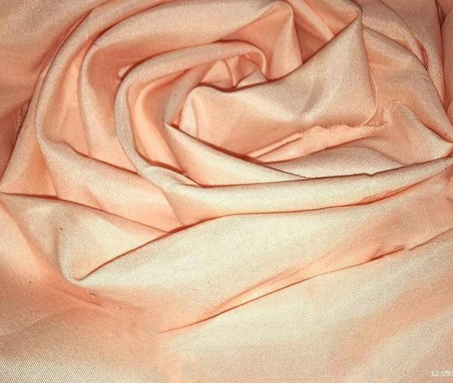 Полисатин в крупном плане