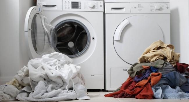 Белое и разноцветное белье необходимо стирать отдельно друг от друга