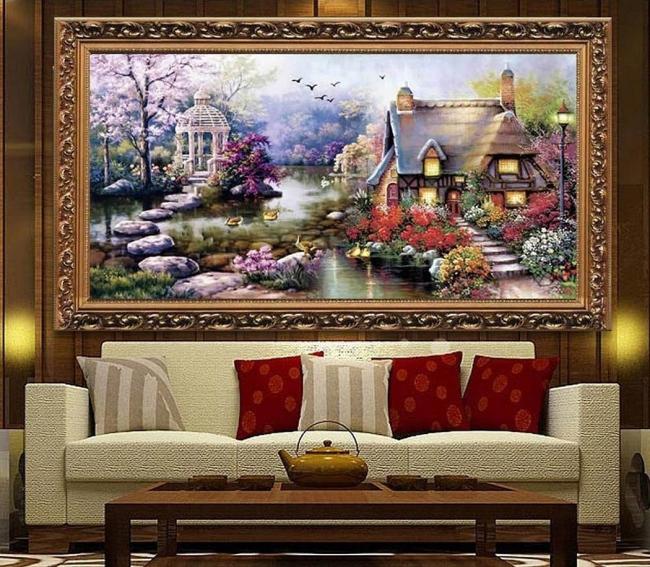 Картины крестиком органично вписываются в интерьер дома