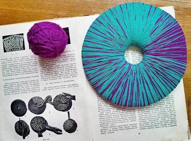 Помпон с помощью картона