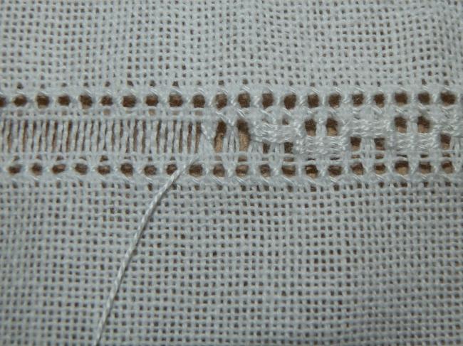 Для вышивки «козлик» нужно вытянуть не более 7 нитей