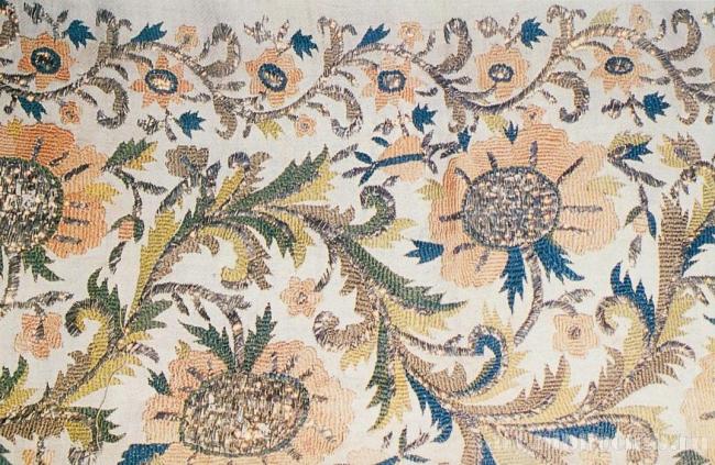 Турецкая вышивка скатерти гладью