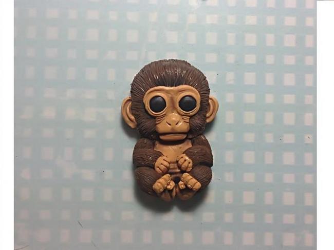 Обезьяна из пластики