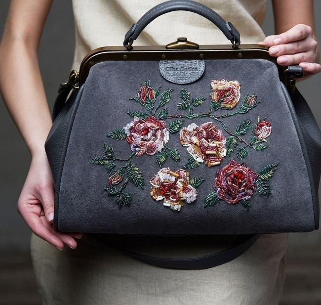 Пример вышитой сумки