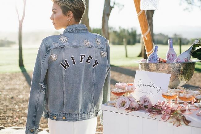 Тематическая свадебная джинсовка