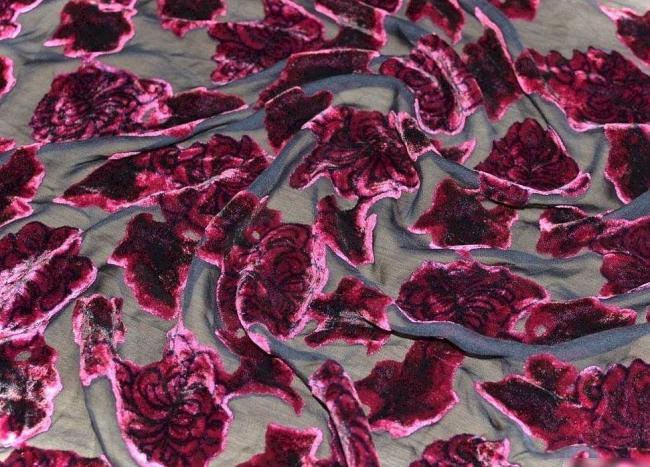 Ткань в технике деворе, цвет фуксия