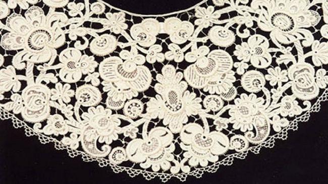 Воротничок, вышитый крючком