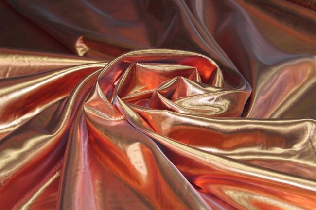 Хорошая драпируемость и несминаемость ткани