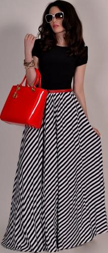 Полосатая юбка и однотонный вверх