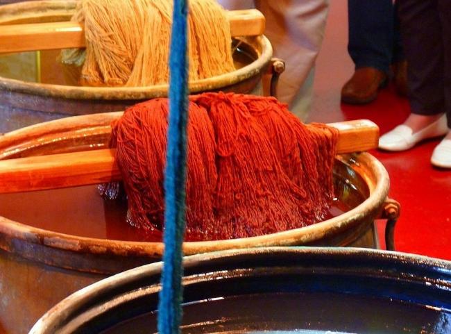 Окрашивание ацетатных волокон