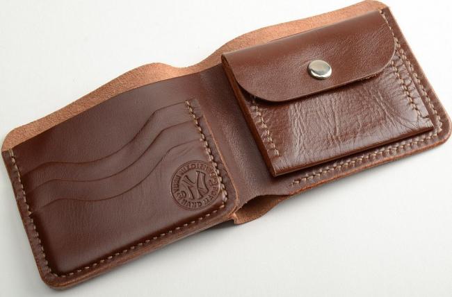 Портмоне из рассматриваемой ткани