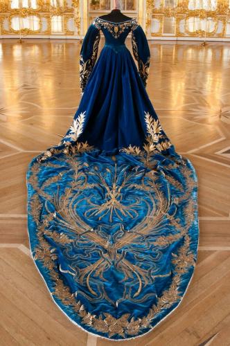 Разные расцветки материала