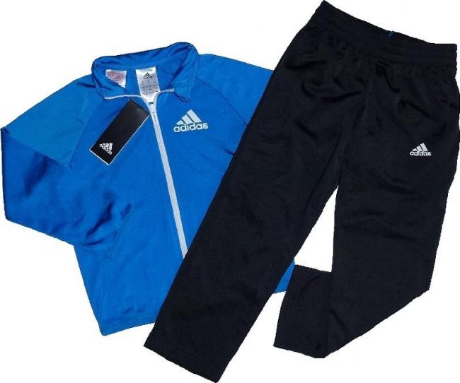 Легкий спортивный костюм