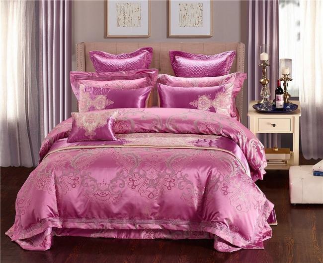 Сатиновое оформление спального белья