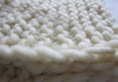 Вязаное одеяло из овечьей шерсти своими руками