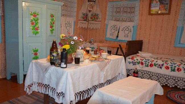 Повседневный стол