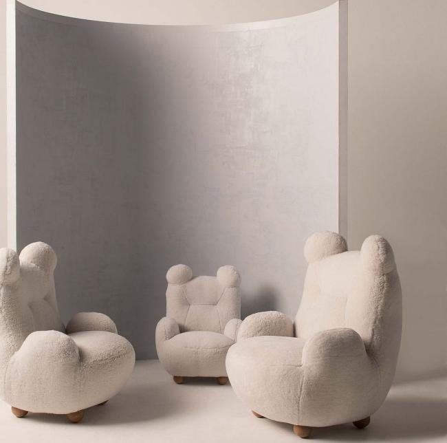 Плюшевое кресло