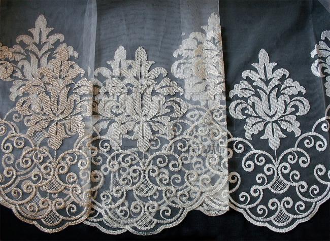 Вуаль с вышивкой