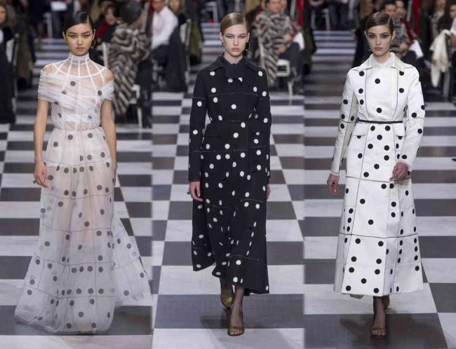 Применение ткани в горох в одежде